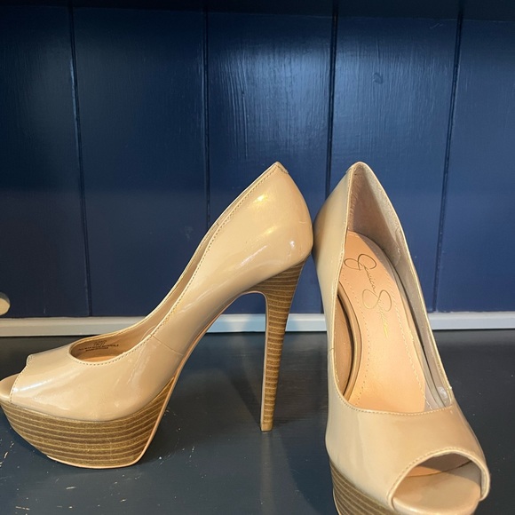 Jessica Simpson Hazil (Nude Patent) Heels Size 7B - Picture 2 of 15